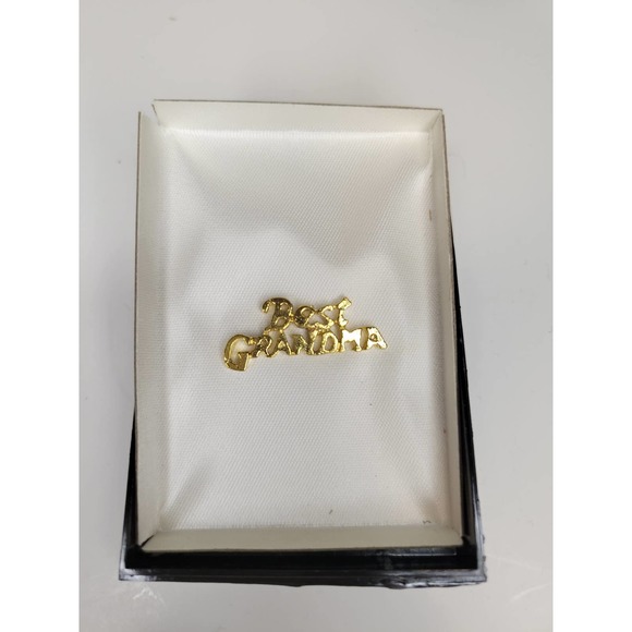 Gold Colored Best Grandma Pin - Picture 4 of 4